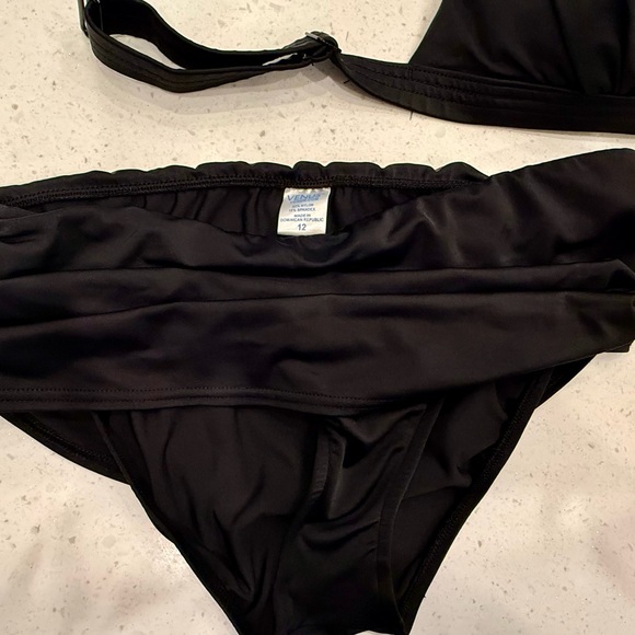 Venus Swim Haul!  4 full coverage bottoms 10/12, 3 Halter Tops 34DDD/32G/36DD - Picture 7 of 16